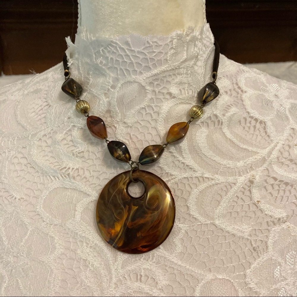 Vintage Tortoise shell necklace and earrings set - Picture 2 of 8